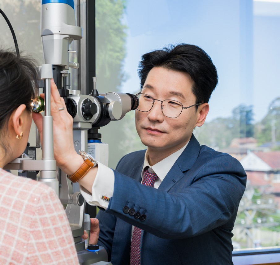 Dr John Chang performing a slit lamp examination at Eastwood Eye Specialists clinic